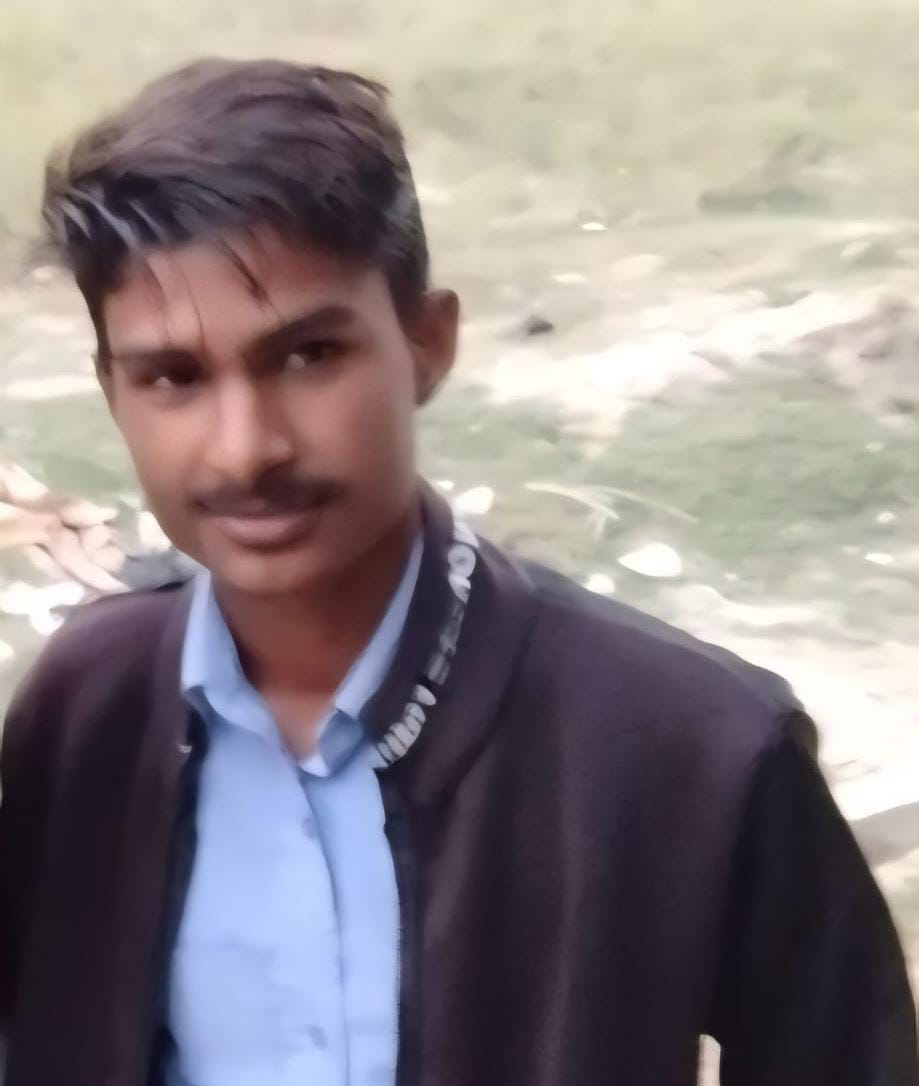 छात्र के मौत के बाद जीटी रोड जाम करते लोग, संवाद