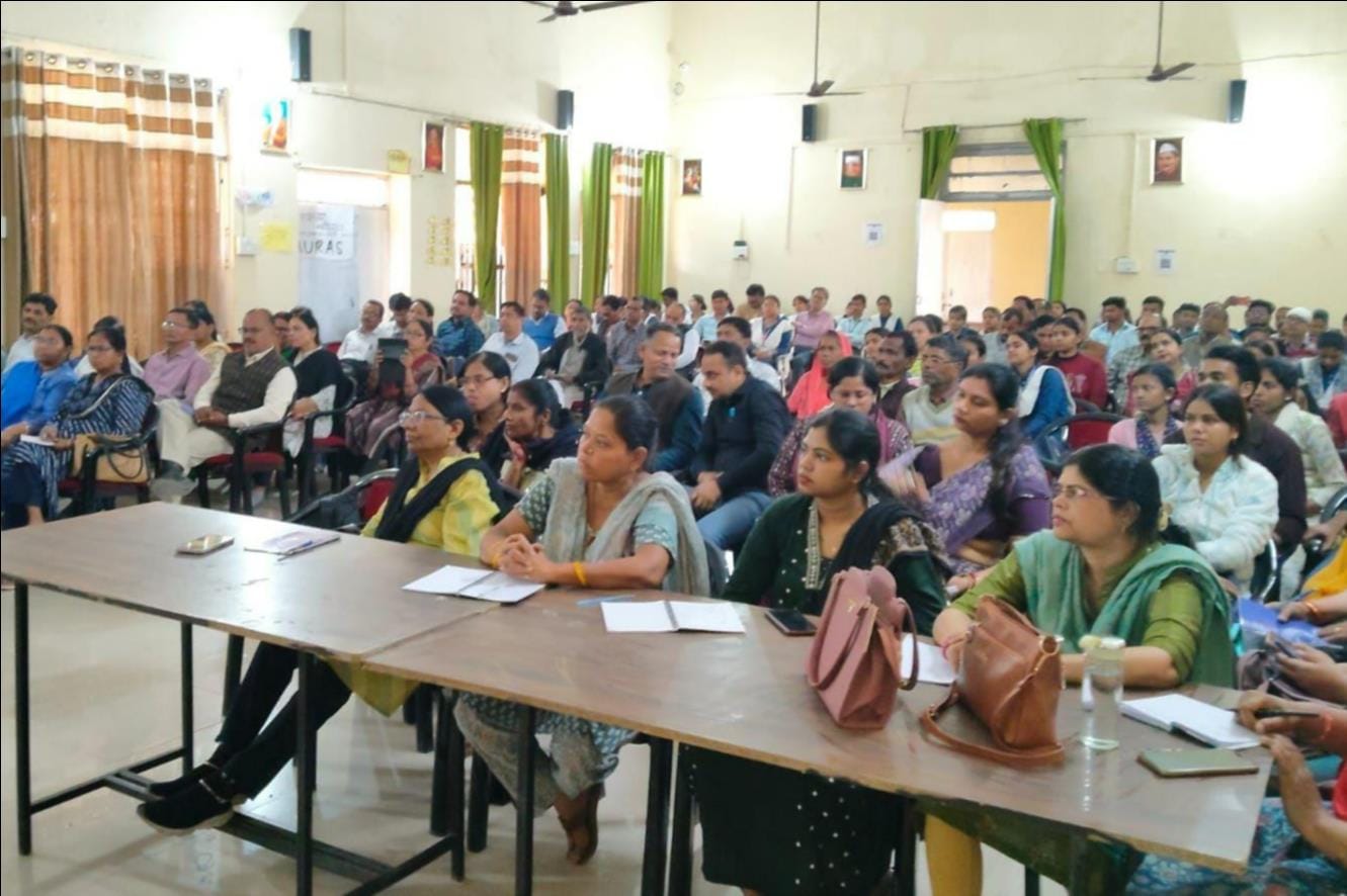 फोटो-27- पुलिस की पाठशाला को संबोधित करतीं सीओ सिटी विनी सिंह। संवाद फोटो-27- पुलिस की पाठशाला को संबोधित करतीं सीओ सिटी विनी सिंह। संवाद