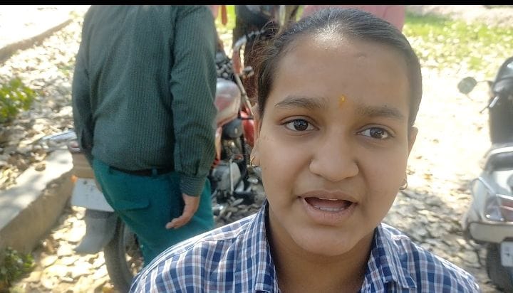 फोटो संख्या:-72 कनीना में विद्यार्थियों को नकल रहित परीक्षा करने की शपथ दिलाते हुए---संवाद