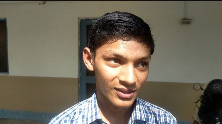 फोटो संख्या:-72 कनीना में विद्यार्थियों को नकल रहित परीक्षा करने की शपथ दिलाते हुए---संवाद