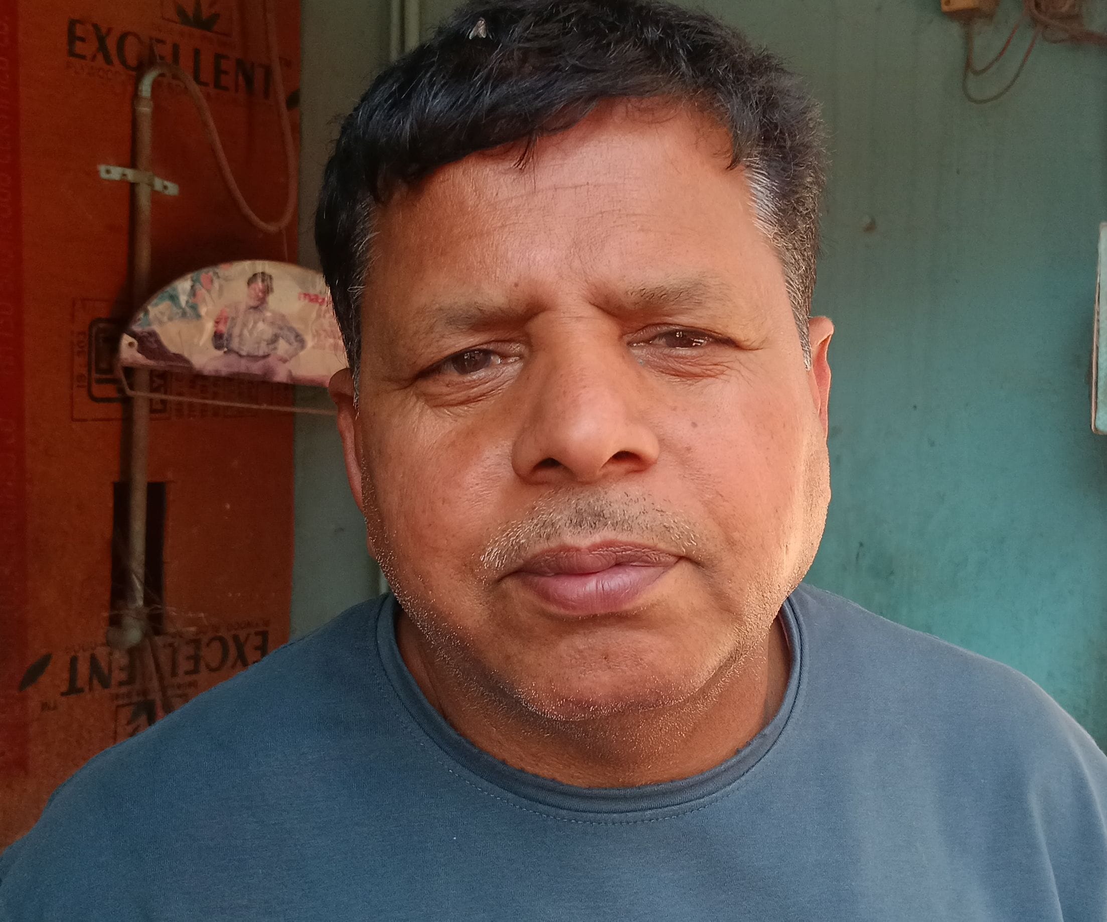 फोटो संख्या:52- मसानी चौक से गोशाला रोड बदहाल अवस्था में ---संवाद