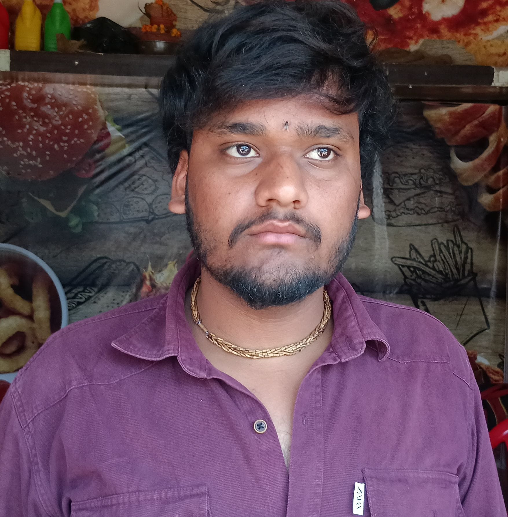 फोटो संख्या:52- मसानी चौक से गोशाला रोड बदहाल अवस्था में ---संवाद