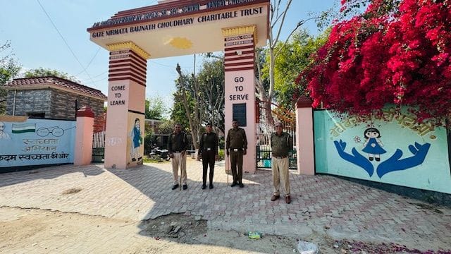 फोटो संख्या:79- पीएम श्री राजकीय कन्या वरिष्ठ माध्यमिक विद्यालय परीक्षा केंद्र के बाहर निकलते व फोटो संख्या:79- पीएम श्री राजकीय कन्या वरिष्ठ माध्यमिक विद्यालय परीक्षा केंद्र के बाहर निकलते व