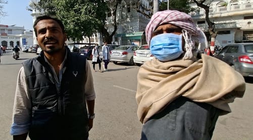 केजीएमयू में परेशान मरीज।