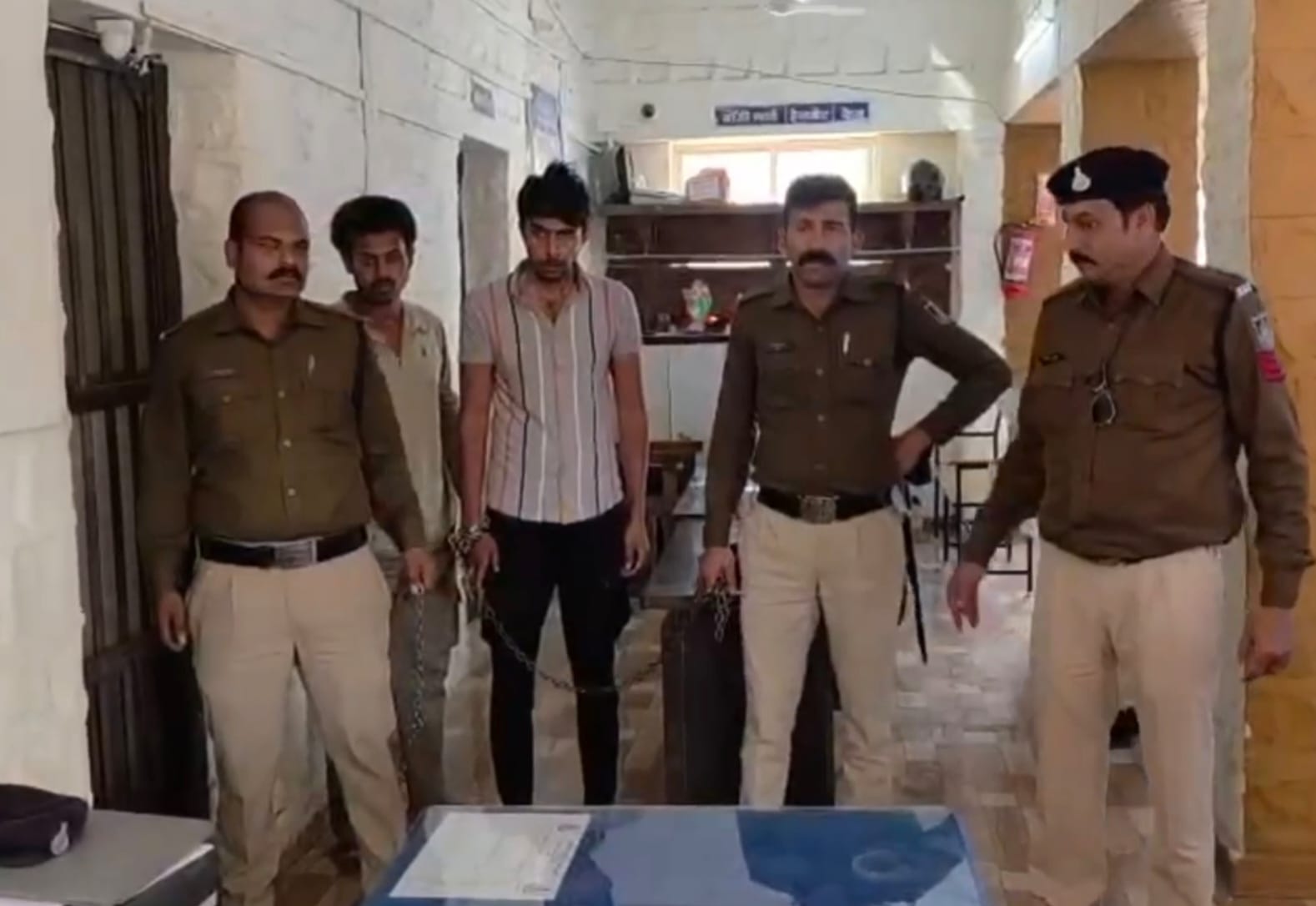 वाहिद उर्फ भय्यू लाला की हत्या के मामले में दो आरोपी गिरफ्तार वाहिद उर्फ भय्यू लाला की हत्या के मामले में दो आरोपी गिरफ्तार