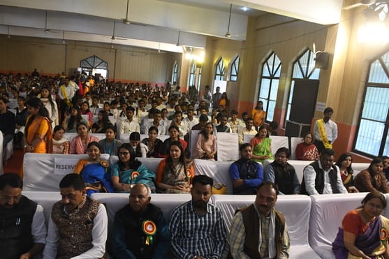 कालीचरण कॉलेज के वार्षिकोत्सव में विधानसभा अध्यक्ष सतीश महाना शामिल हुए। कालीचरण कॉलेज के वार्षिकोत्सव में विधानसभा अध्यक्ष सतीश महाना शामिल हुए।