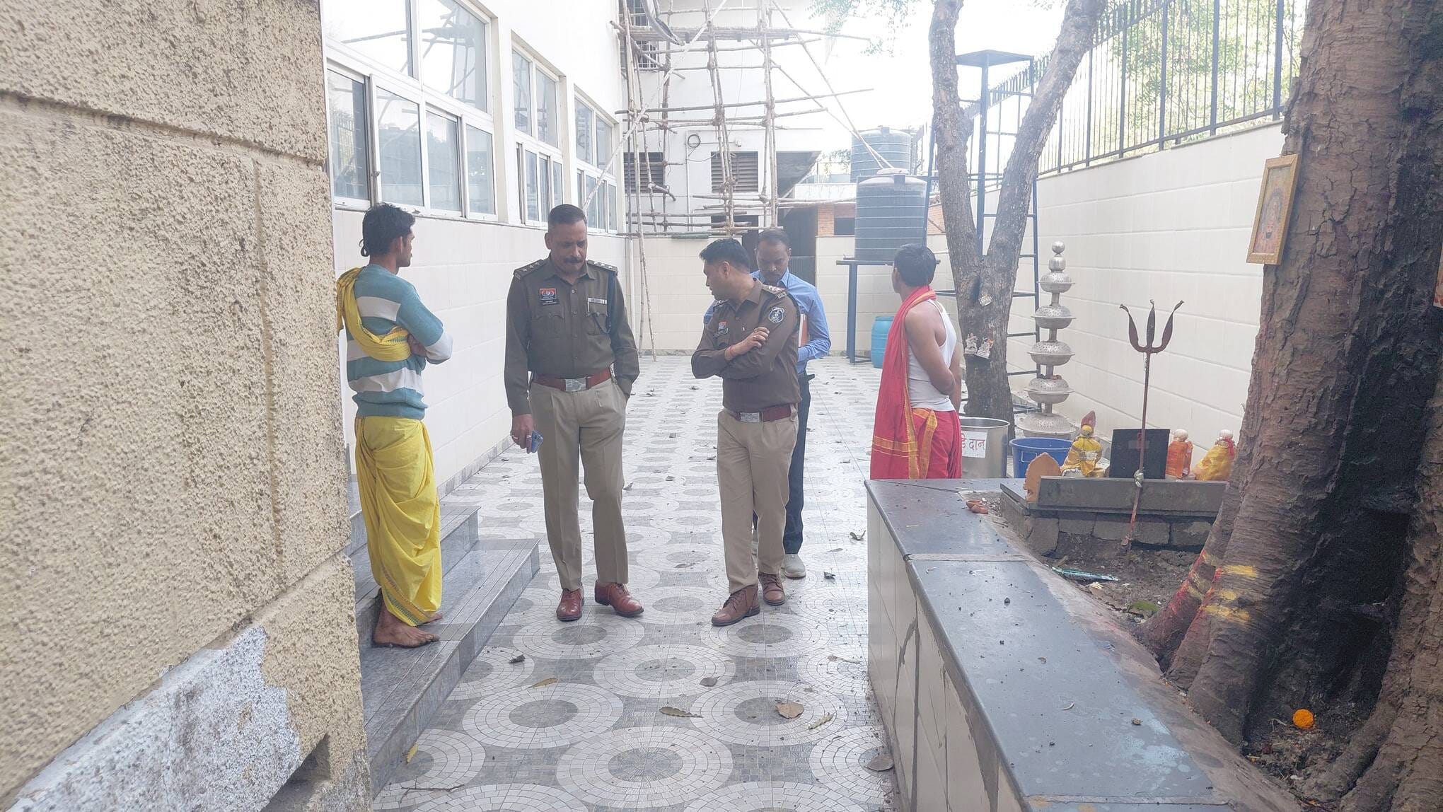 साईं मंदिर के गार्ड को बांधकर बनाकर मंदिर में चोरी