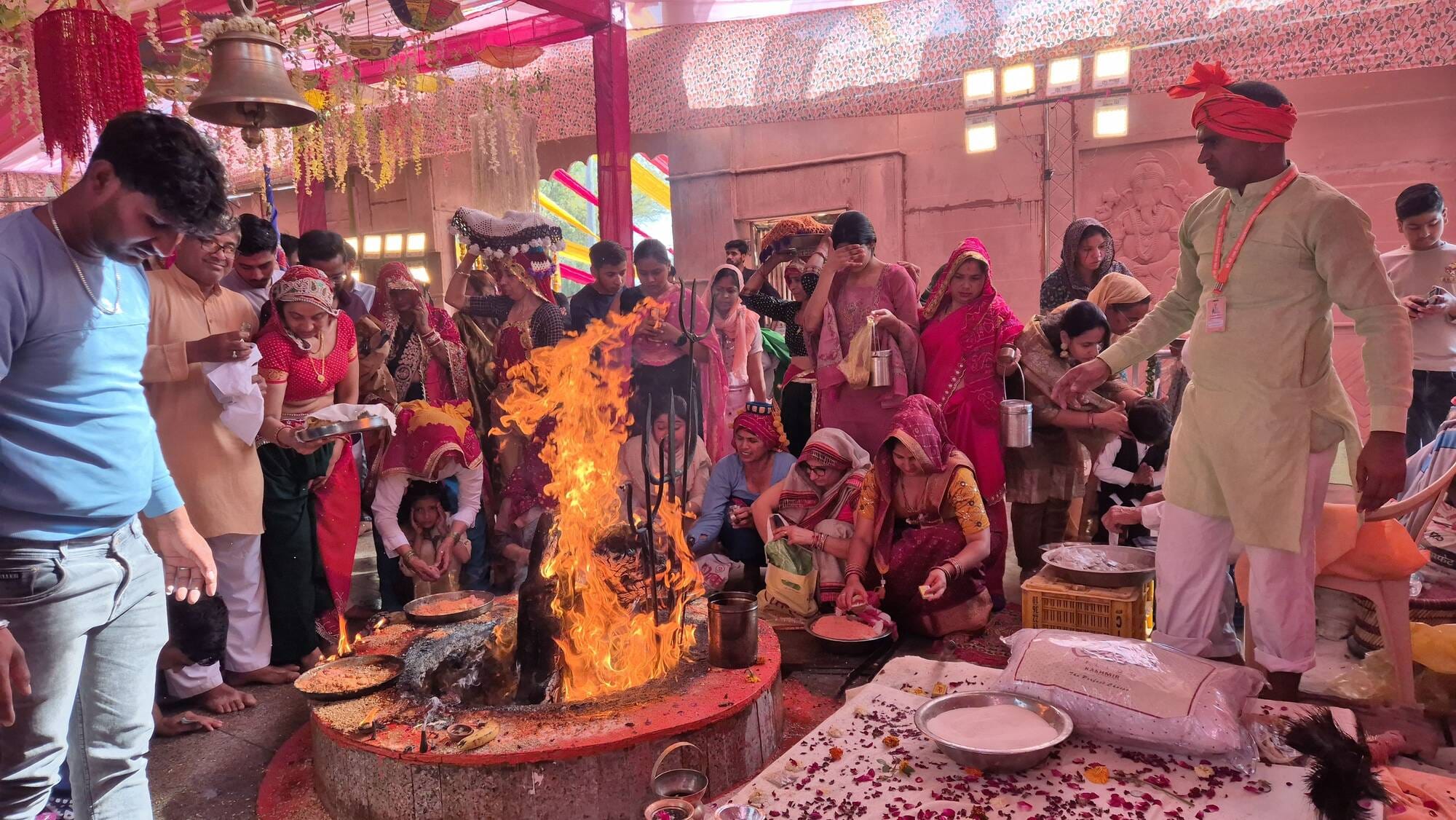 फोटो संख्या:63- कनीना के मोलडनाथ मेले में ऊंटों की दौड़ प्रतियोगिता में हिस्सा लेते प्रतिभागी-- फोटो संख्या:63- कनीना के मोलडनाथ मेले में ऊंटों की दौड़ प्रतियोगिता में हिस्सा लेते प्रतिभागी--