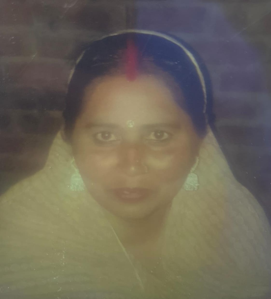 जलेसर में हादसे की सूचना के बाद मौके पर पहुंचे थानाध्यक्ष अमित कुमार व पुलिस बल। संवाद जलेसर में हादसे की सूचना के बाद मौके पर पहुंचे थानाध्यक्ष अमित कुमार व पुलिस बल। संवाद