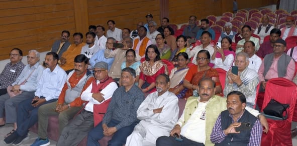 सावकर विचार मंच की ओर से वीर विनायक दामोदर सावरक की पुण्य तिथि पर श्रद्धांजलि सभा हुई। 