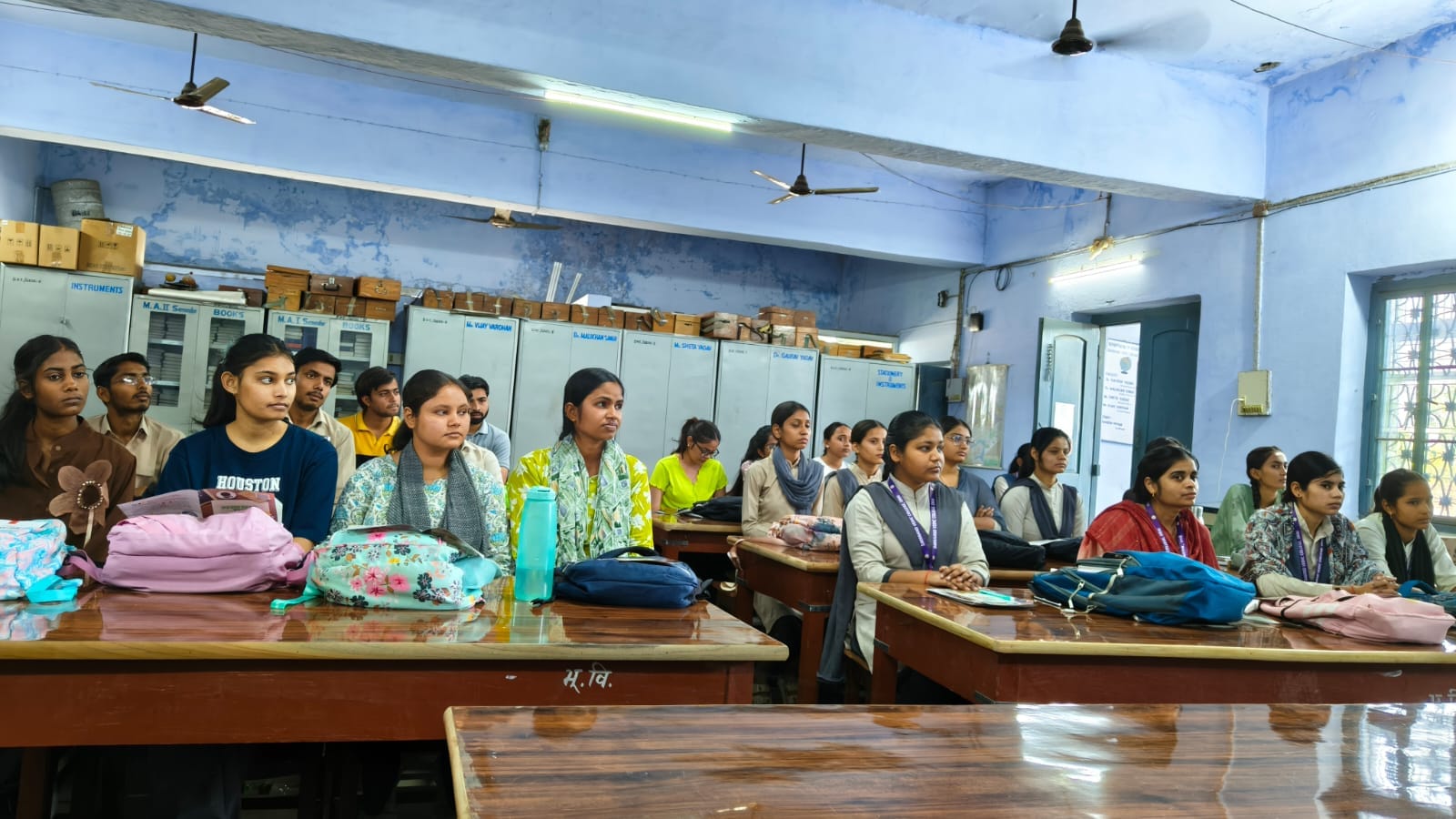 फोटो - 05 अपराजिता कार्यक्रम को संबोधित करते प्राचार्य राजेश पांडेय। संवाद फोटो - 05 अपराजिता कार्यक्रम को संबोधित करते प्राचार्य राजेश पांडेय। संवाद