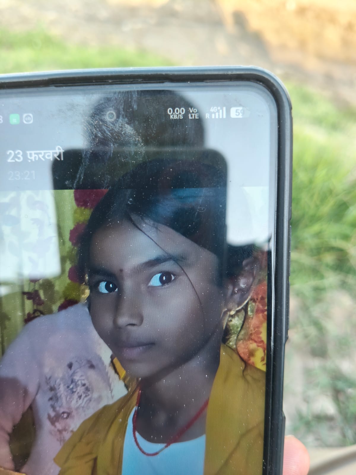 फोटो - 10 यमुना नदी किनारे लगी लोगों की भीड़ व मौजूद पुलिस। संवाद