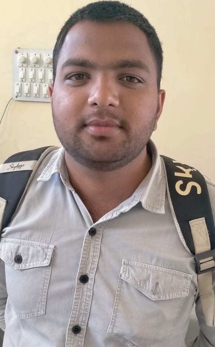 फोटो संख्या:66- राजकीय औद्योगिक प्रशिक्षण संस्थान में आयोजित  रोजगार मेले में युवाओं को जानकार