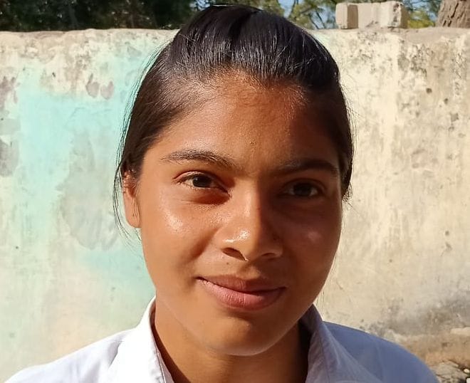 फोटो संख्या:76- पीएम श्री राजकीय कन्या वरिष्ठ माध्यमिक विद्यालय परीक्षा केंद्र के बाहर आते विद् फोटो संख्या:76- पीएम श्री राजकीय कन्या वरिष्ठ माध्यमिक विद्यालय परीक्षा केंद्र के बाहर आते विद्