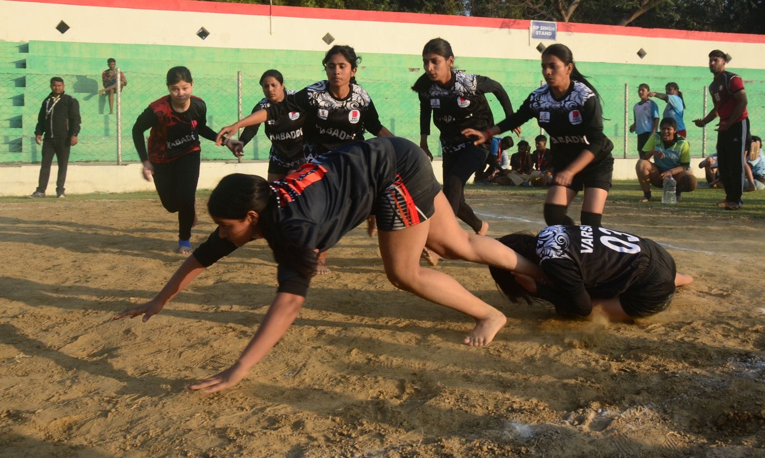 प्रतियोगिताओं में हिस्सा लेते प्रतिभागी। प्रतियोगिताओं में हिस्सा लेते प्रतिभागी।