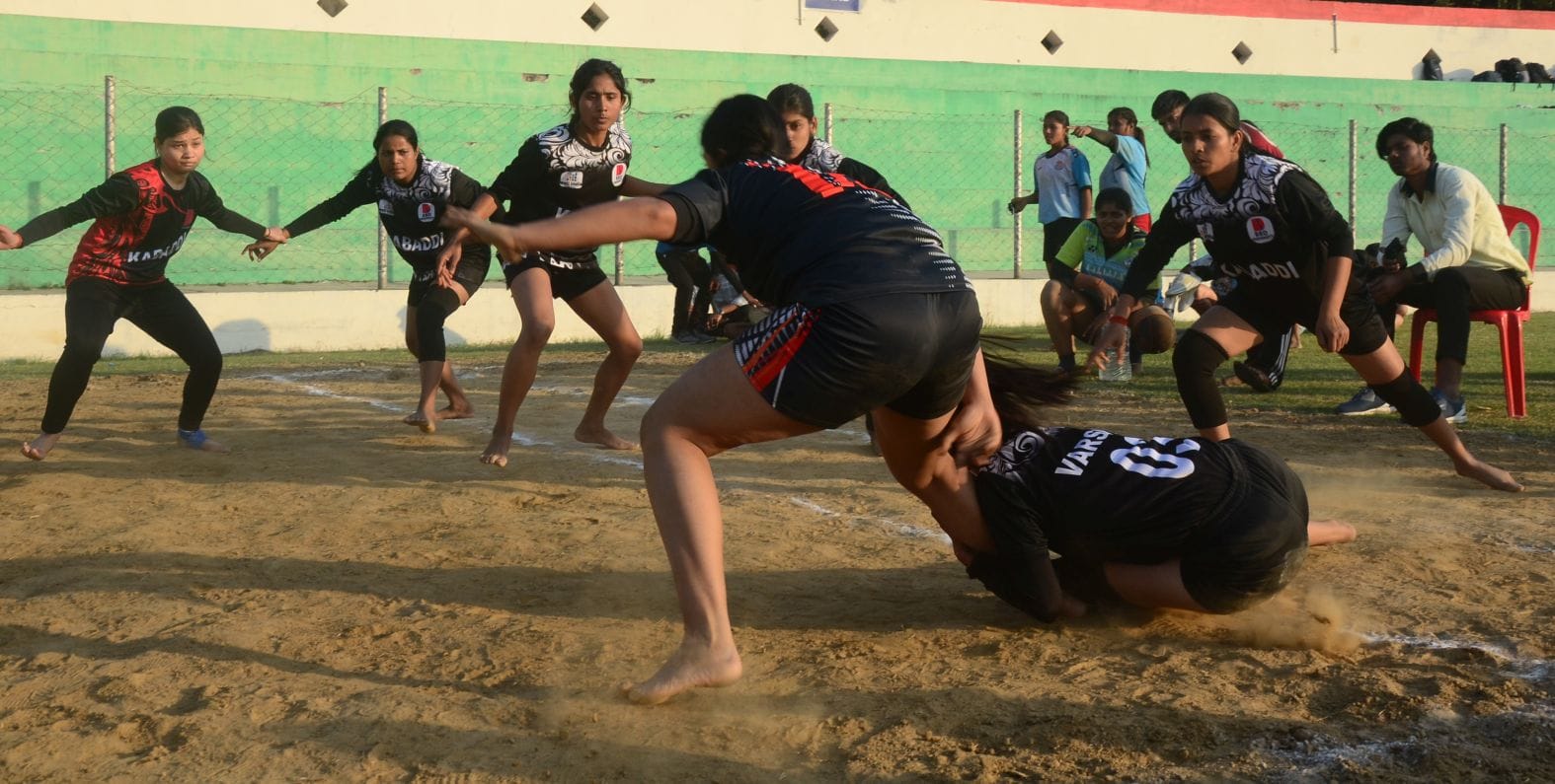 प्रतियोगिताओं में हिस्सा लेते प्रतिभागी। प्रतियोगिताओं में हिस्सा लेते प्रतिभागी।