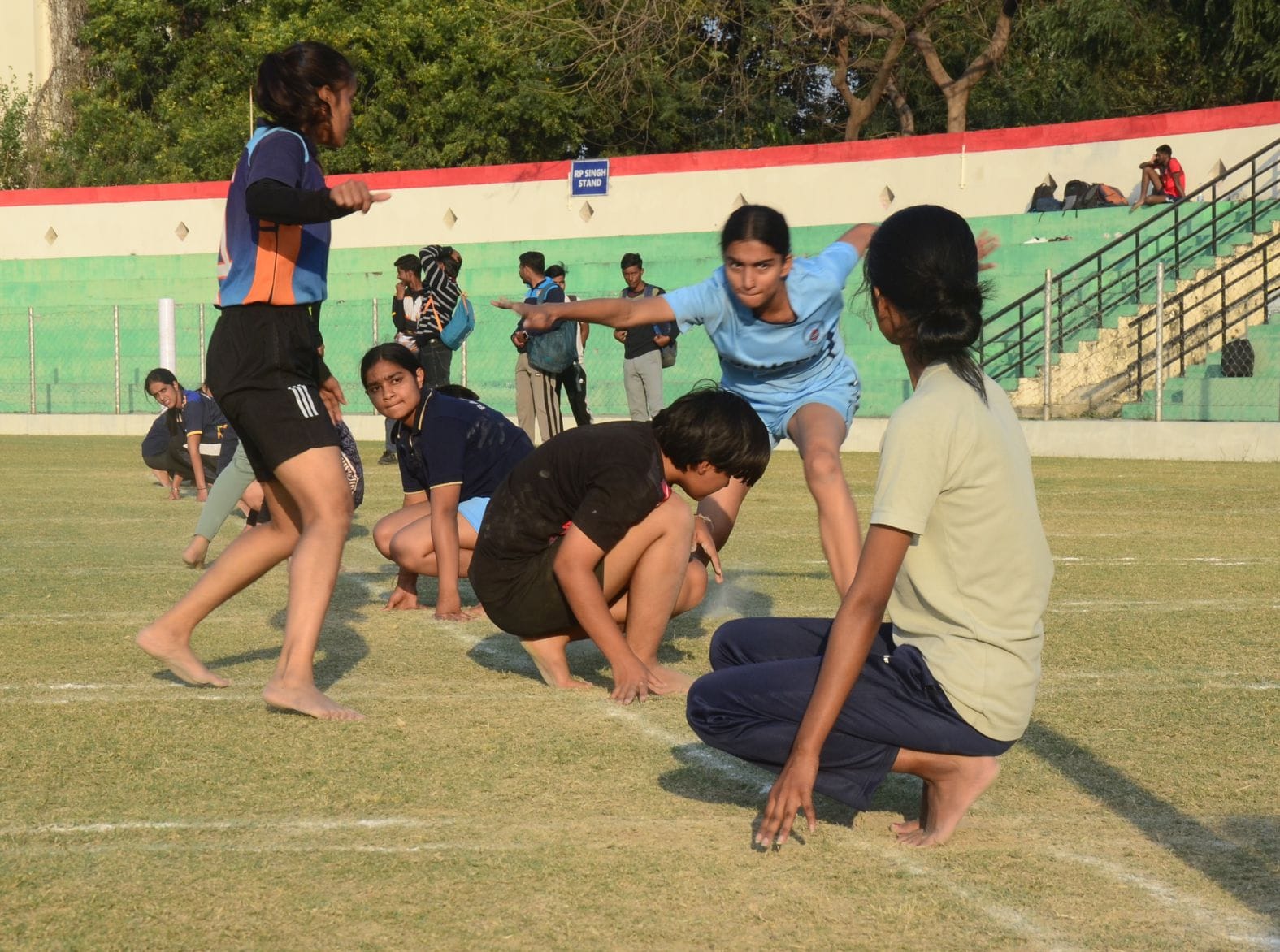 प्रतियोगिताओं में हिस्सा लेते प्रतिभागी। प्रतियोगिताओं में हिस्सा लेते प्रतिभागी।
