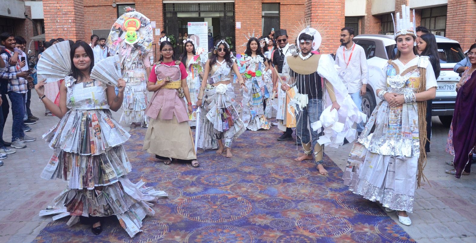 प्रतियोगिताओं में हिस्सा लेते प्रतिभागी। प्रतियोगिताओं में हिस्सा लेते प्रतिभागी।