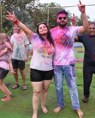 आईआईएम रोड स्थित रिसोर्ट में कार्यक्रम में लोगों ने जमकर होली खेली। आईआईएम रोड स्थित रिसोर्ट में कार्यक्रम में लोगों ने जमकर होली खेली।