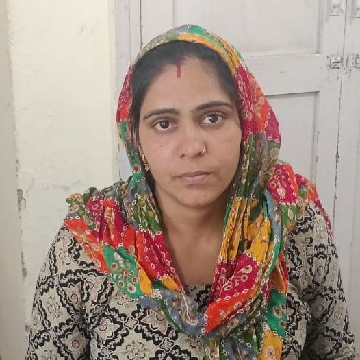 फोटो संख्या:52- नागरिक अस्पताल में मरीज की जांच करते डॉ. राहुल यादव--संवाद फोटो संख्या:52- नागरिक अस्पताल में मरीज की जांच करते डॉ. राहुल यादव--संवाद