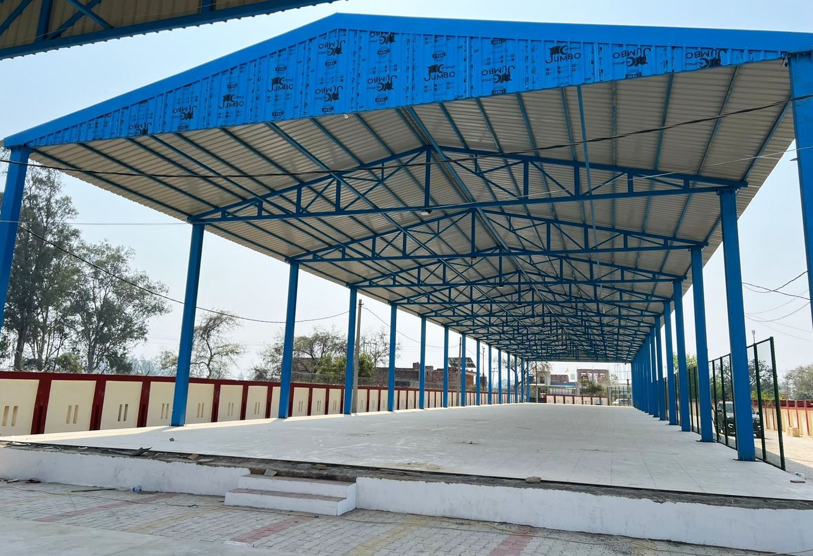क्रिकेट प्रैक्टिस पिच का चल रहा काम। संवाद क्रिकेट प्रैक्टिस पिच का चल रहा काम। संवाद