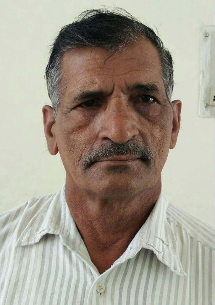 नौल्था गांव में रंगों की डाट लगाते ग्रामीण। स्रोत : आर्काइव नौल्था गांव में रंगों की डाट लगाते ग्रामीण। स्रोत : आर्काइव
