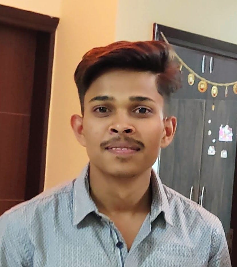 पवन बंसल, ट्रैवल कारोबारी।