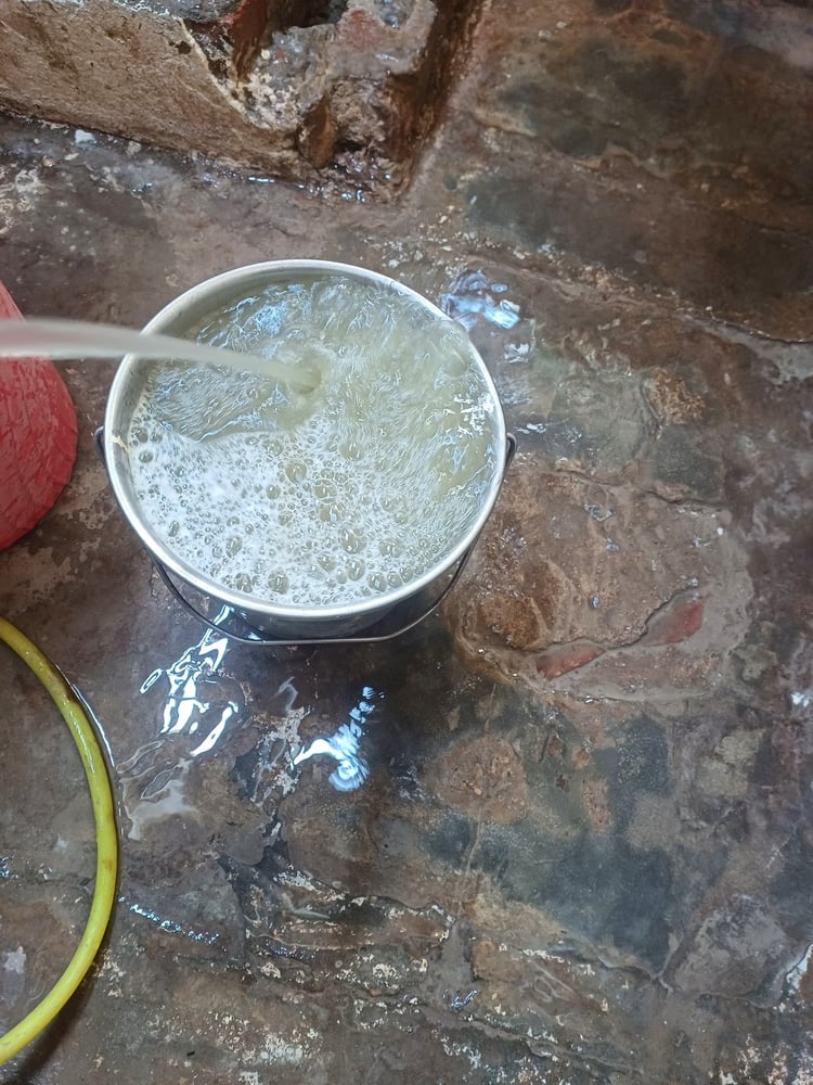 बदबूदार पानी बदबूदार पानी