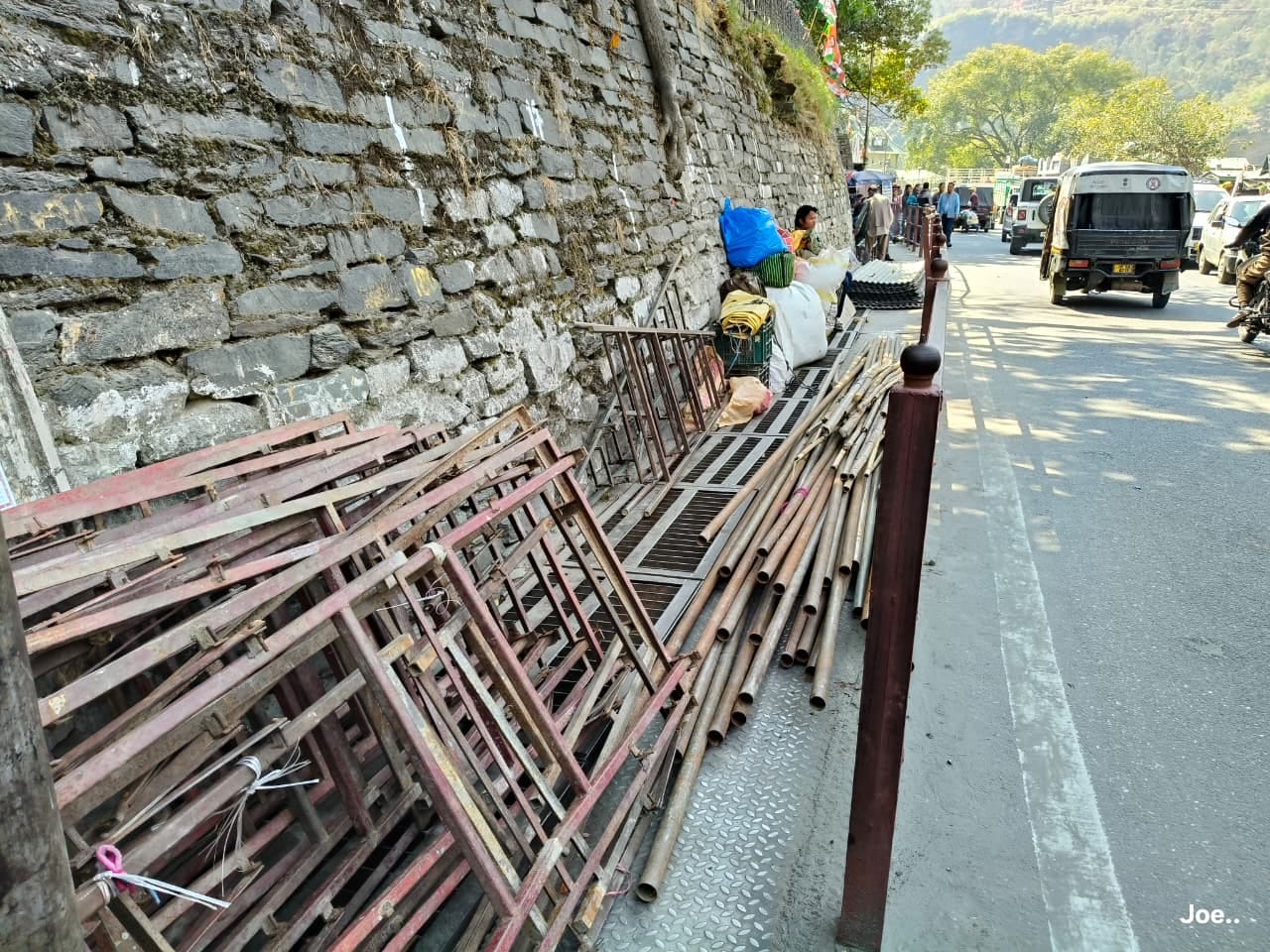 फाग मेले को लेकर रामपुर नगर परिषद सभागार में प्लॉट खरीदने पहुंचे व्यापारी। संवाद फाग मेले को लेकर रामपुर नगर परिषद सभागार में प्लॉट खरीदने पहुंचे व्यापारी। संवाद