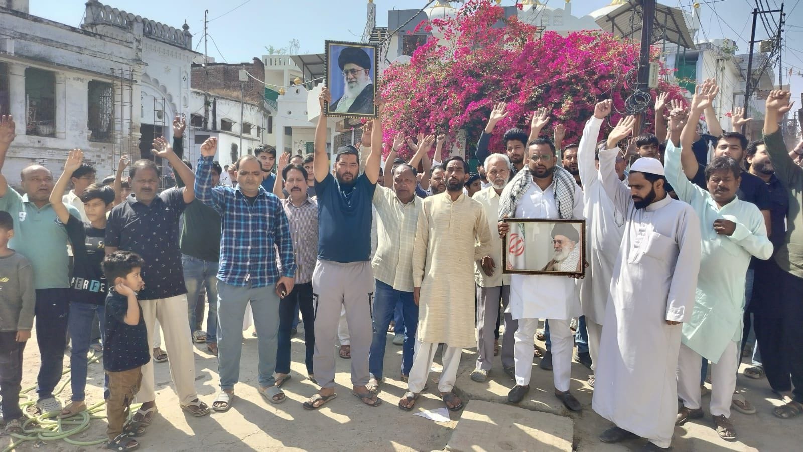 फोटो- 12-सफीपुर की सय्यदवाड़ा मस्जिद में मजलिस को संबोधित करते मौलाना इफ्तिखार हुसैन। संवाद फोटो- 12-सफीपुर की सय्यदवाड़ा मस्जिद में मजलिस को संबोधित करते मौलाना इफ्तिखार हुसैन। संवाद