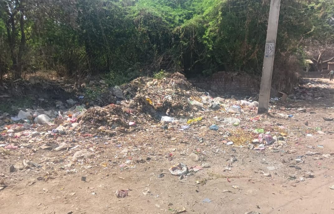 फोटो- 15 खप्टिहागांव में बंद पड़ा आरआरसी सेंटर। संवाद