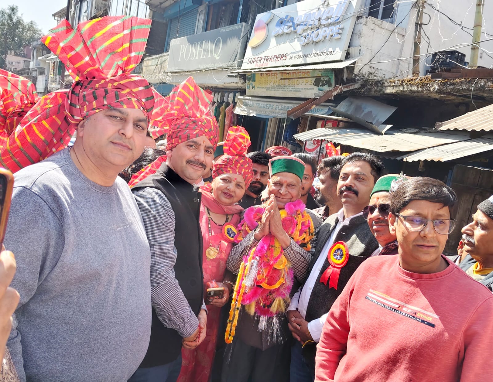 पपरोला होली महोत्सव में प्रस्तुति देती बच्ची। स्रोत: आयोजक पपरोला होली महोत्सव में प्रस्तुति देती बच्ची। स्रोत: आयोजक