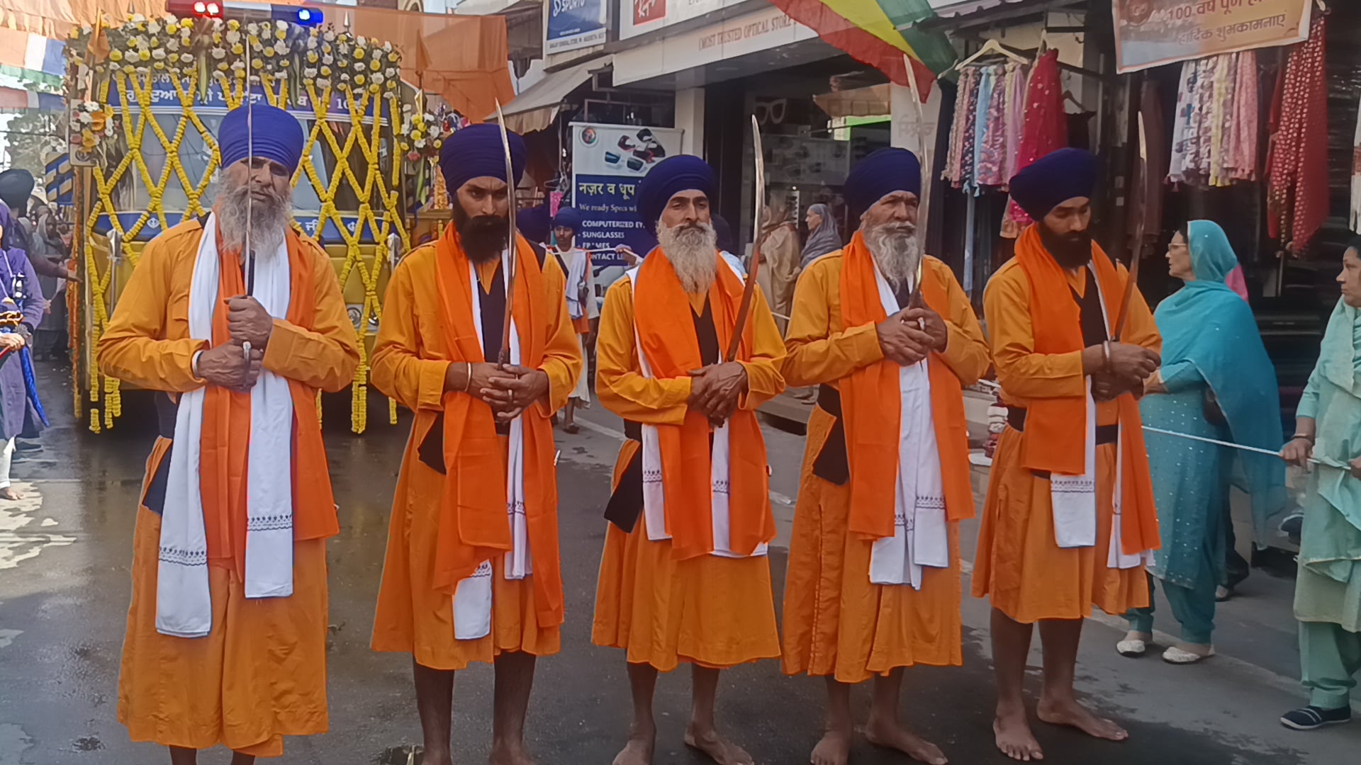पाँवटा साहिब में 342 वें होला मोहल्ला पर्व पर सोमवार को  भव्य नगर कीर्तन निकाला गया। संवाद