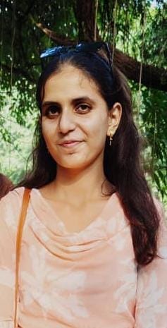 रोडवेज बस अड्डे पर लगी यात्रियों की भीड़। संवाद रोडवेज बस अड्डे पर लगी यात्रियों की भीड़। संवाद