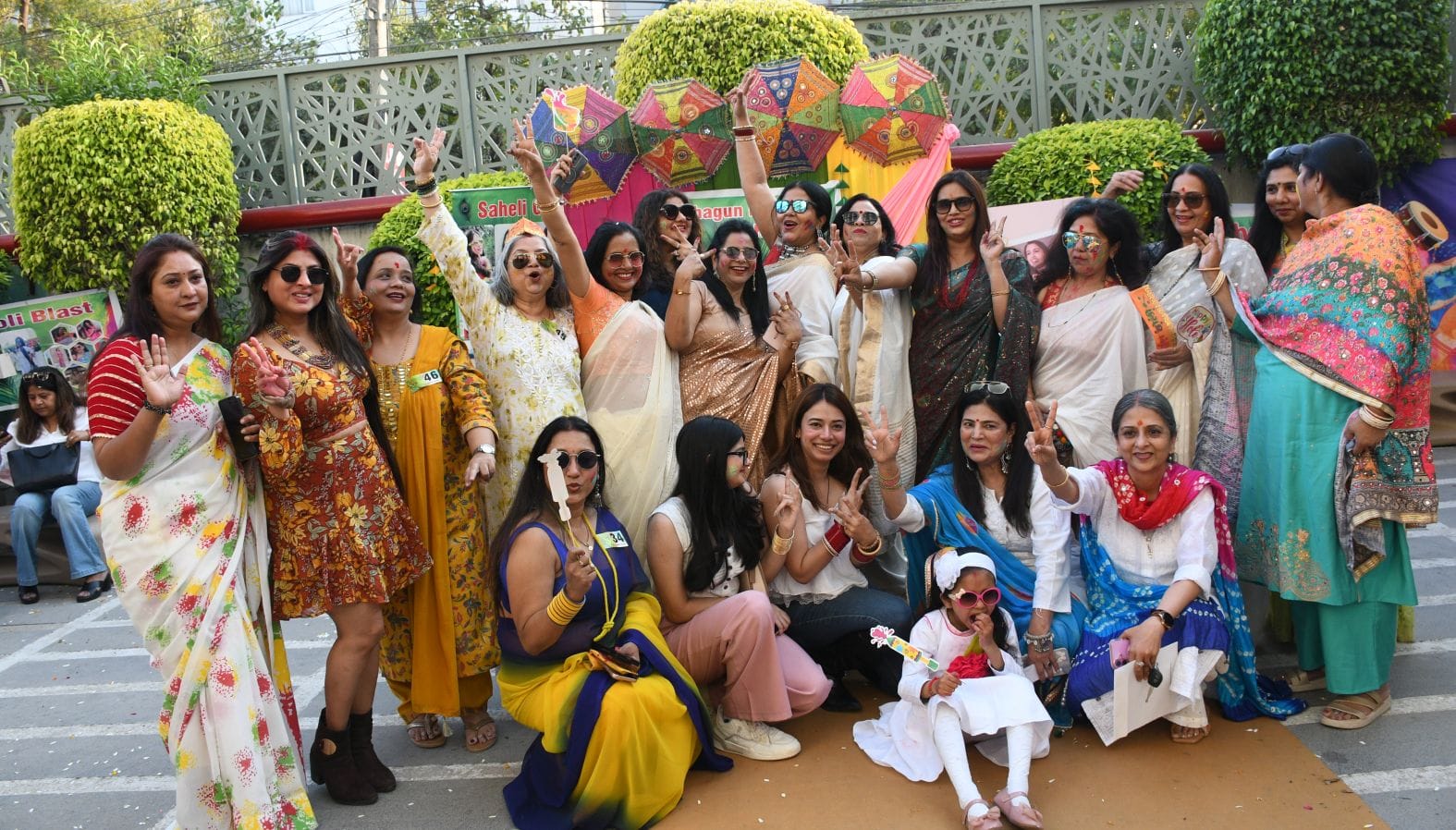 सहेली ग्रुप की ओर से गोमतीनगर के एक होटल में सोमवार को होली पार्टी का आयोजन किया गया। 