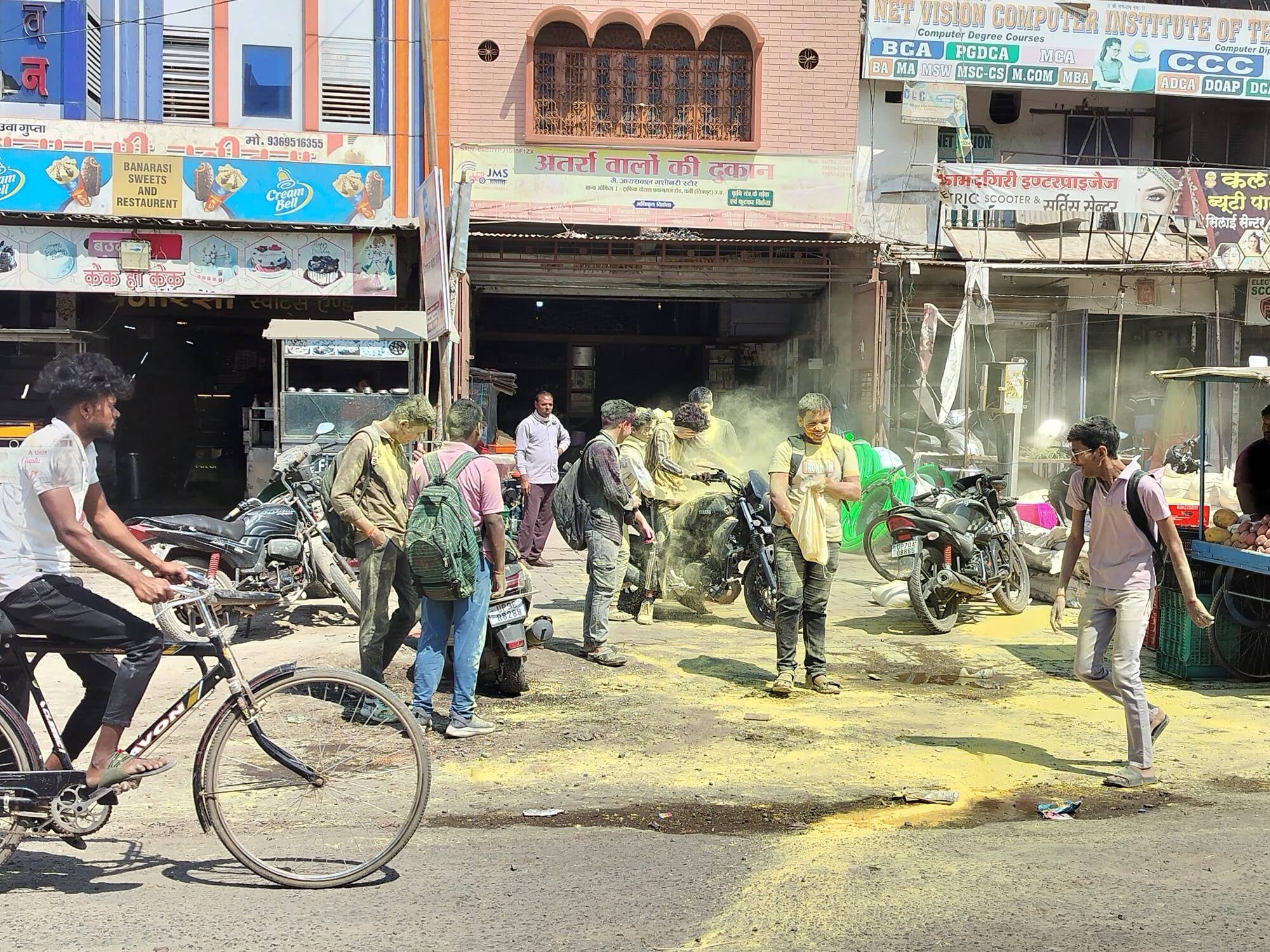 03- सीकेटीपी-03 पुलिस लाइन में जलती होलिका।