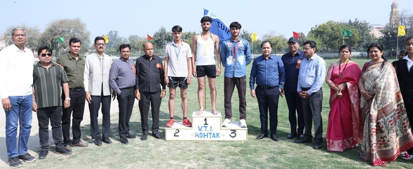 6-वैश्य तकनीकी संस्थान में हुई वार्षिक खेलकूद प्रतियोगिता में प्रतिभा दिखाते खिलाड़। स्रोत स