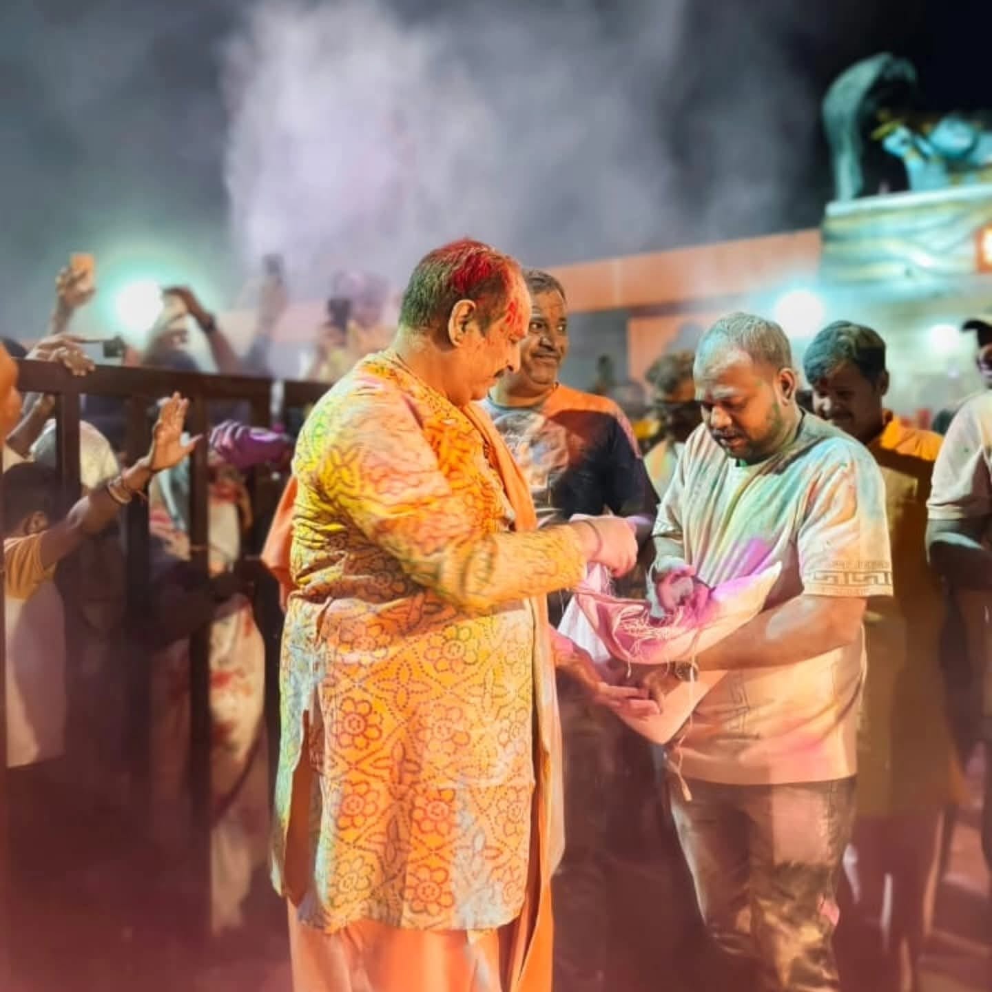 आस्था और उल्लास से जगमगाया शहर, कुबेरेश्वर धाम में पंडित प्रदीप मिश्रा ने विधिविधान से होलिका द आस्था और उल्लास से जगमगाया शहर, कुबेरेश्वर धाम में पंडित प्रदीप मिश्रा ने विधिविधान से होलिका द