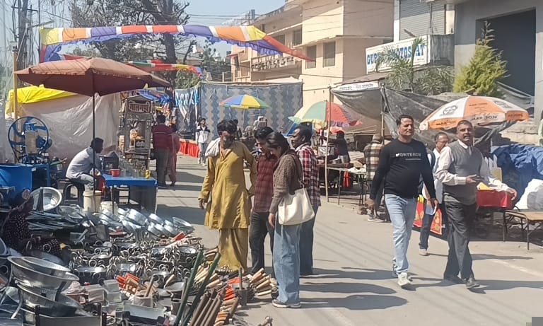 ऐतिहासिक होली मेला पांवटा साहिब के लिए विभिन्न क्षेत्रों में पुलिस व होमगार्ड के जवान तैनात : स ऐतिहासिक होली मेला पांवटा साहिब के लिए विभिन्न क्षेत्रों में पुलिस व होमगार्ड के जवान तैनात : स