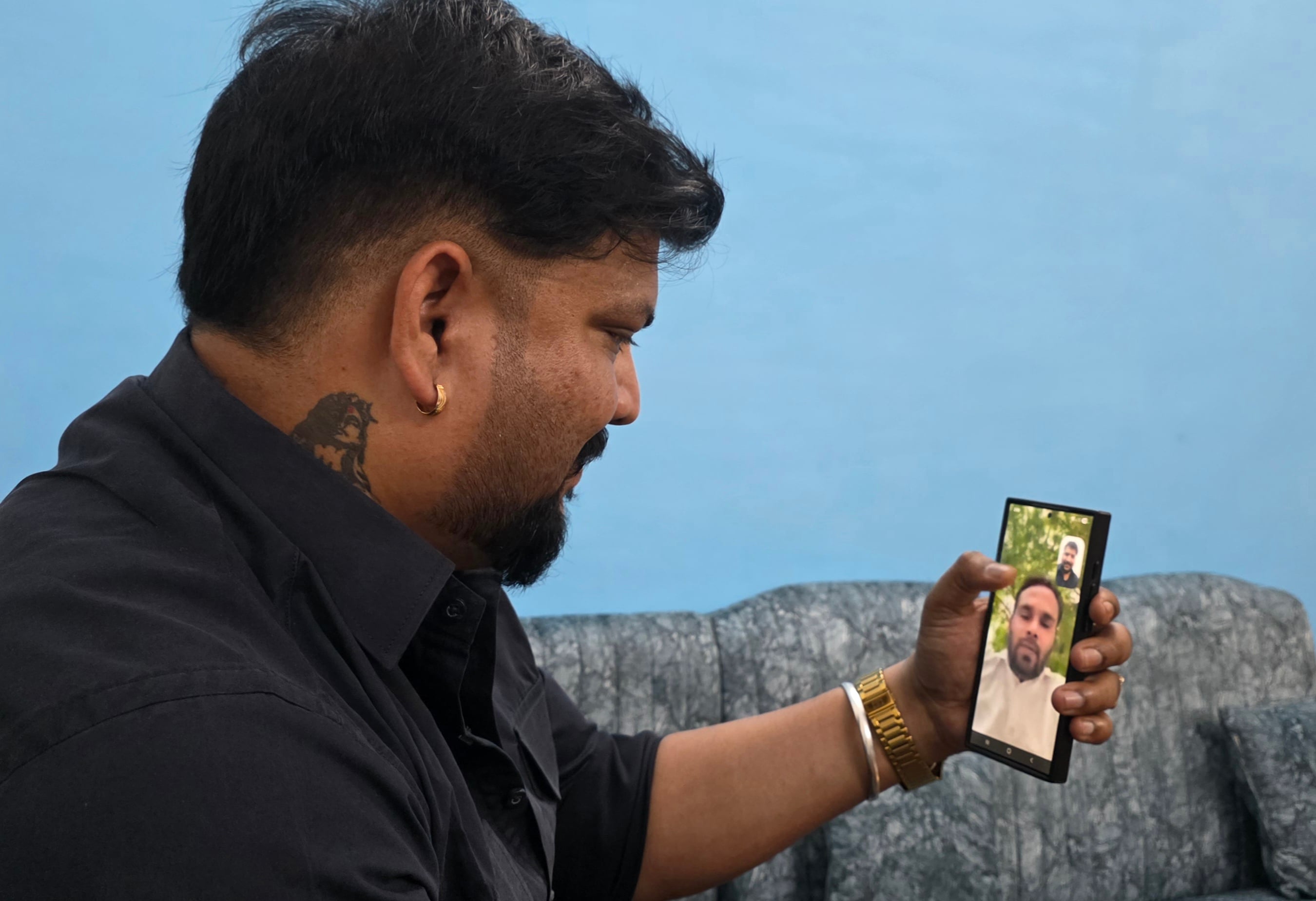 फोटो-11 दिल्ली एयरपोर्ट पर परिवार के साथ सुमित गुप्ता। स्रोत: स्वयं फोटो-11 दिल्ली एयरपोर्ट पर परिवार के साथ सुमित गुप्ता। स्रोत: स्वयं