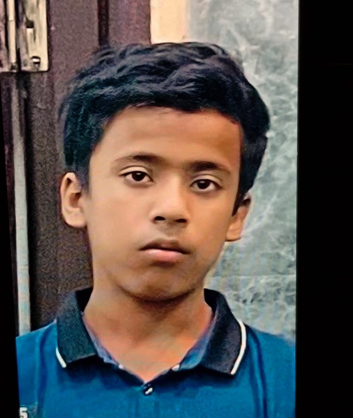 घटना के बाद अस्पताल के बाहर जुटी भीड़। घटना के बाद अस्पताल के बाहर जुटी भीड़।