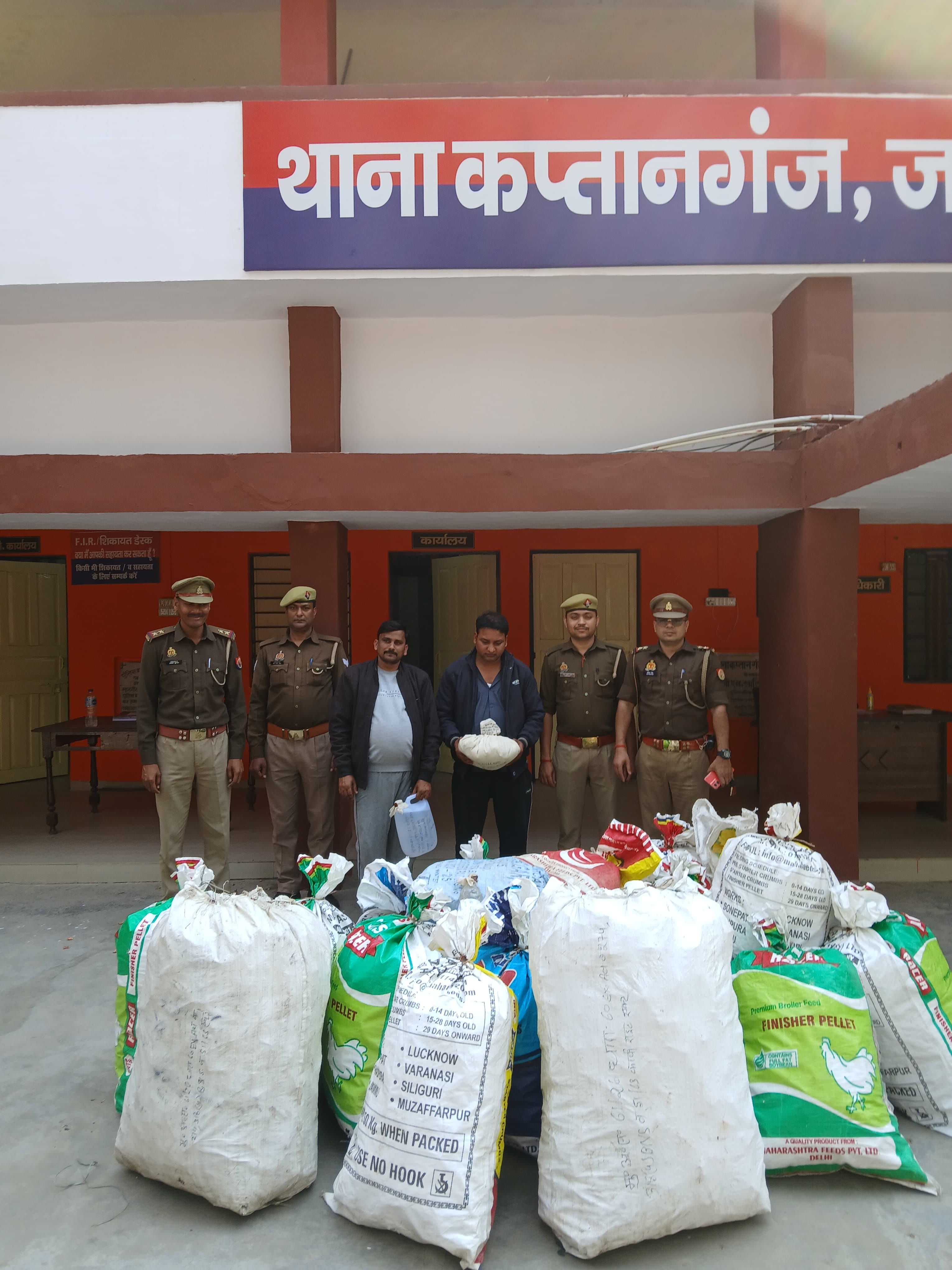 मथौली नगर पंचायत के वार्ड नंबर 12 सरदार भगत सिंह नगर में बंद पड़ा मुर्गी फार्म  बन रही अवैध शरा