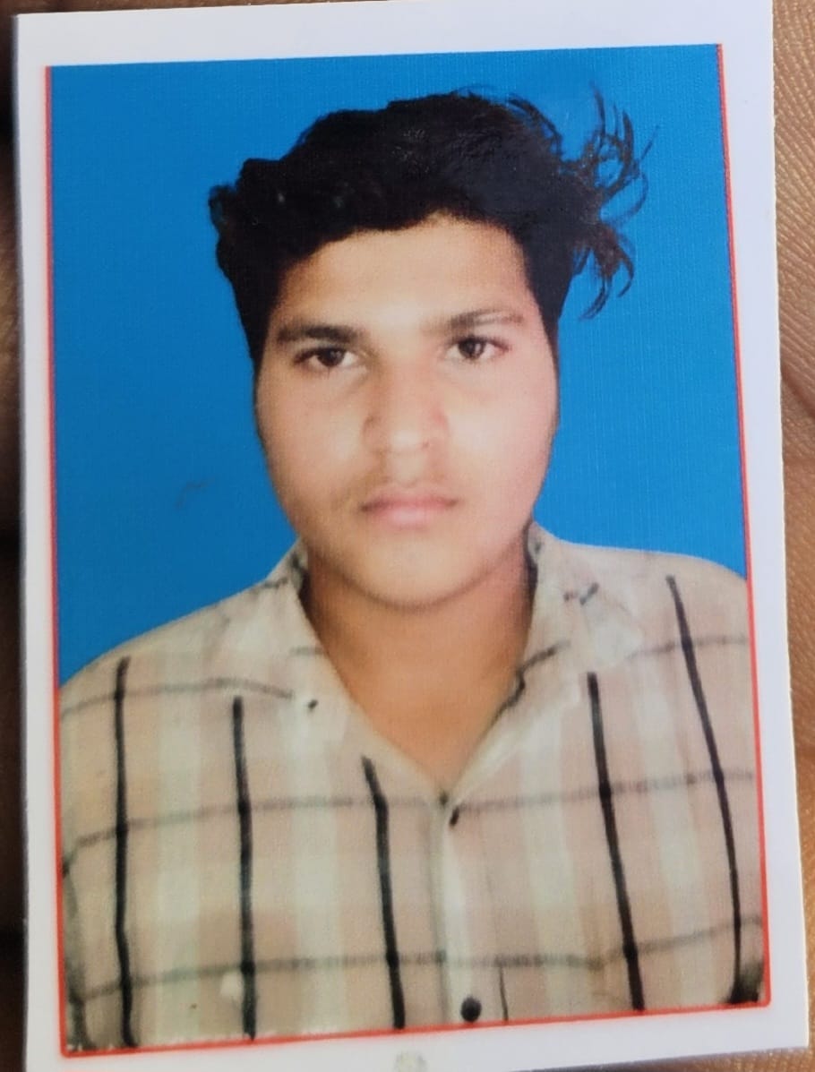 पारिवारिक विवाद में चाचा ने भतीजे की हत्या,पुलिस ने आरोपी चाचा को किया गिरफ्तार पारिवारिक विवाद में चाचा ने भतीजे की हत्या,पुलिस ने आरोपी चाचा को किया गिरफ्तार