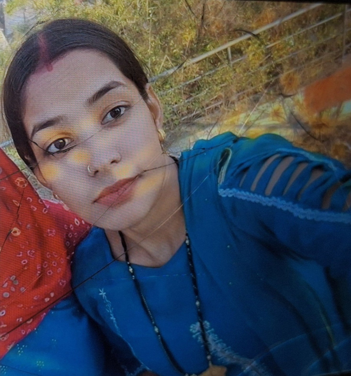 -फोटो 90 : बहादुरगढ़ के नागरिक अस्पताल पहुंचे मृतका रानी के परिजन। संवाद