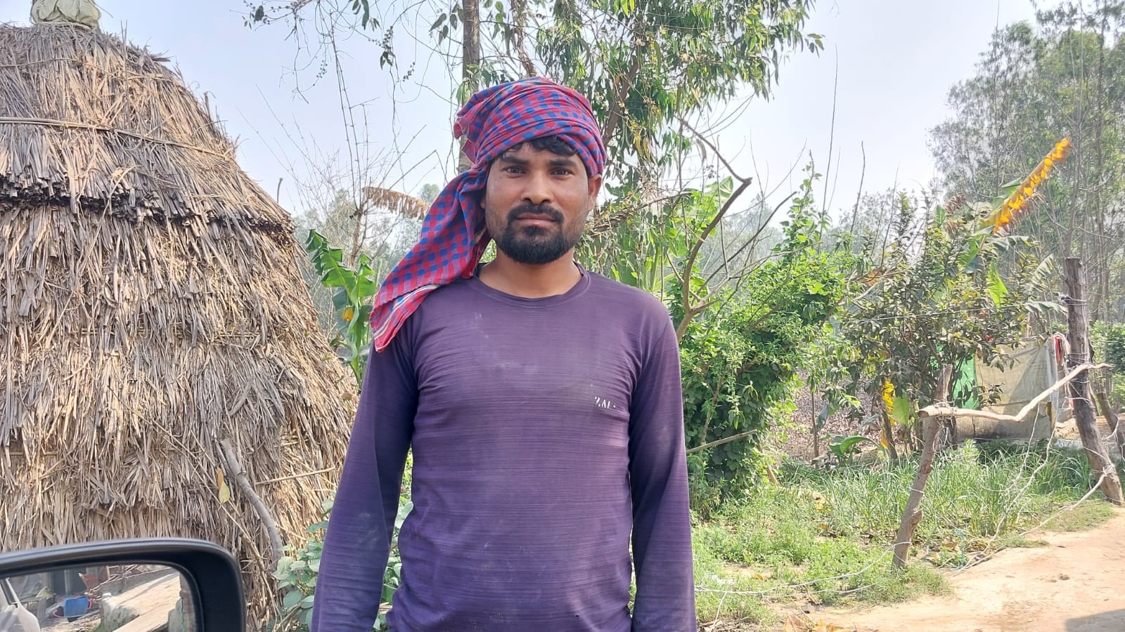 ग्राम काजरबोझी में अध्रनिर्मित ओवरहेड टैंक। संवाद ग्राम काजरबोझी में अध्रनिर्मित ओवरहेड टैंक। संवाद