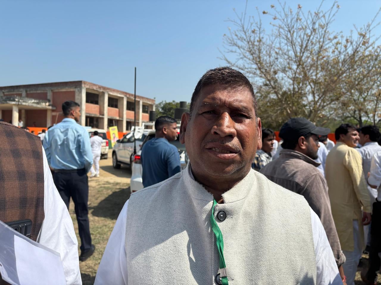 सोनीपत के गांव भटगांव में आयोजित चारा अनुदान राशि चेक वितरण समारोह में पहुंचने पर मुख्यमंत्री 