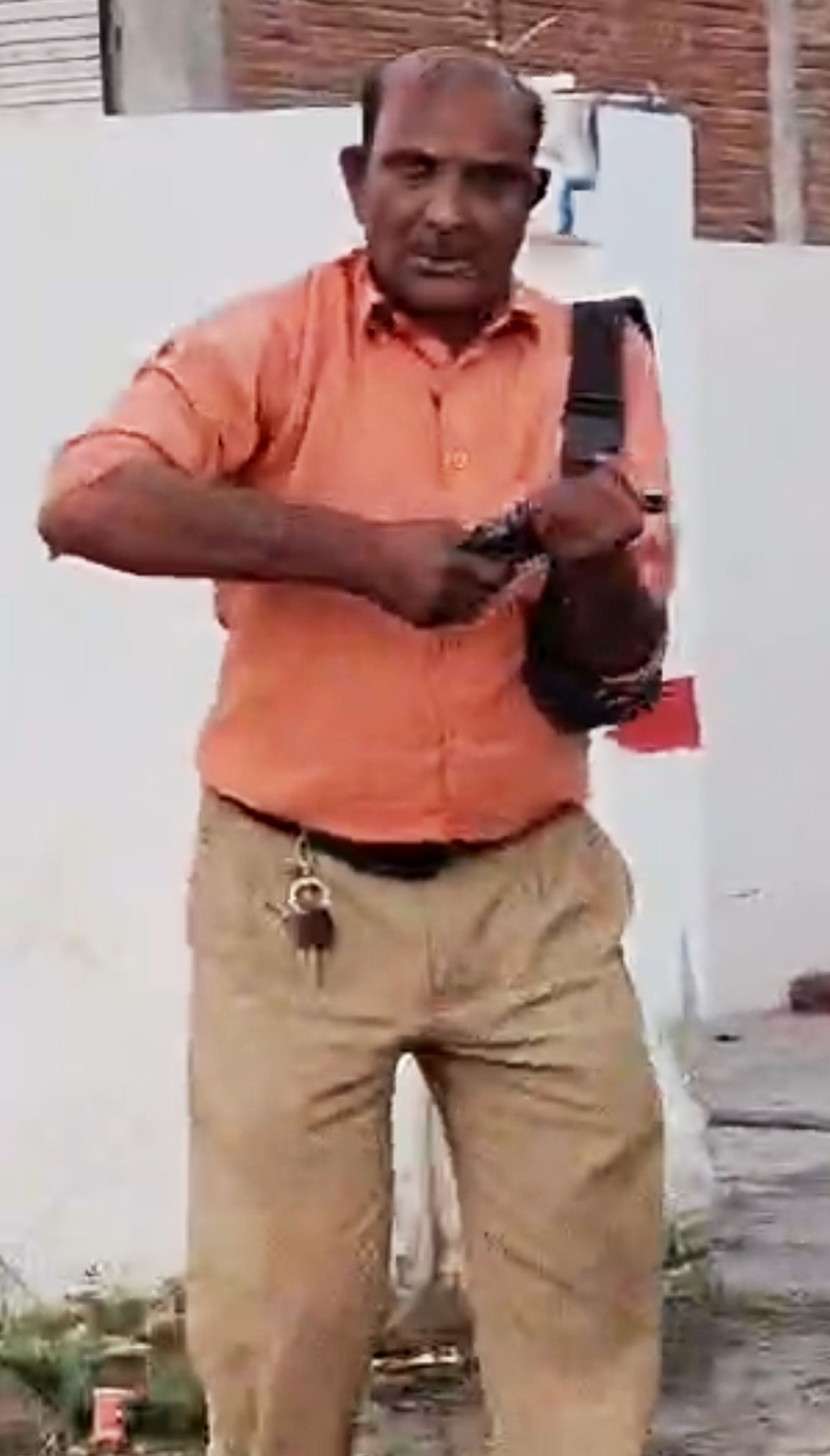 फोटो-23-थरियांव थाने में पकड़े गए आरोपी। स्रोत पुलिस