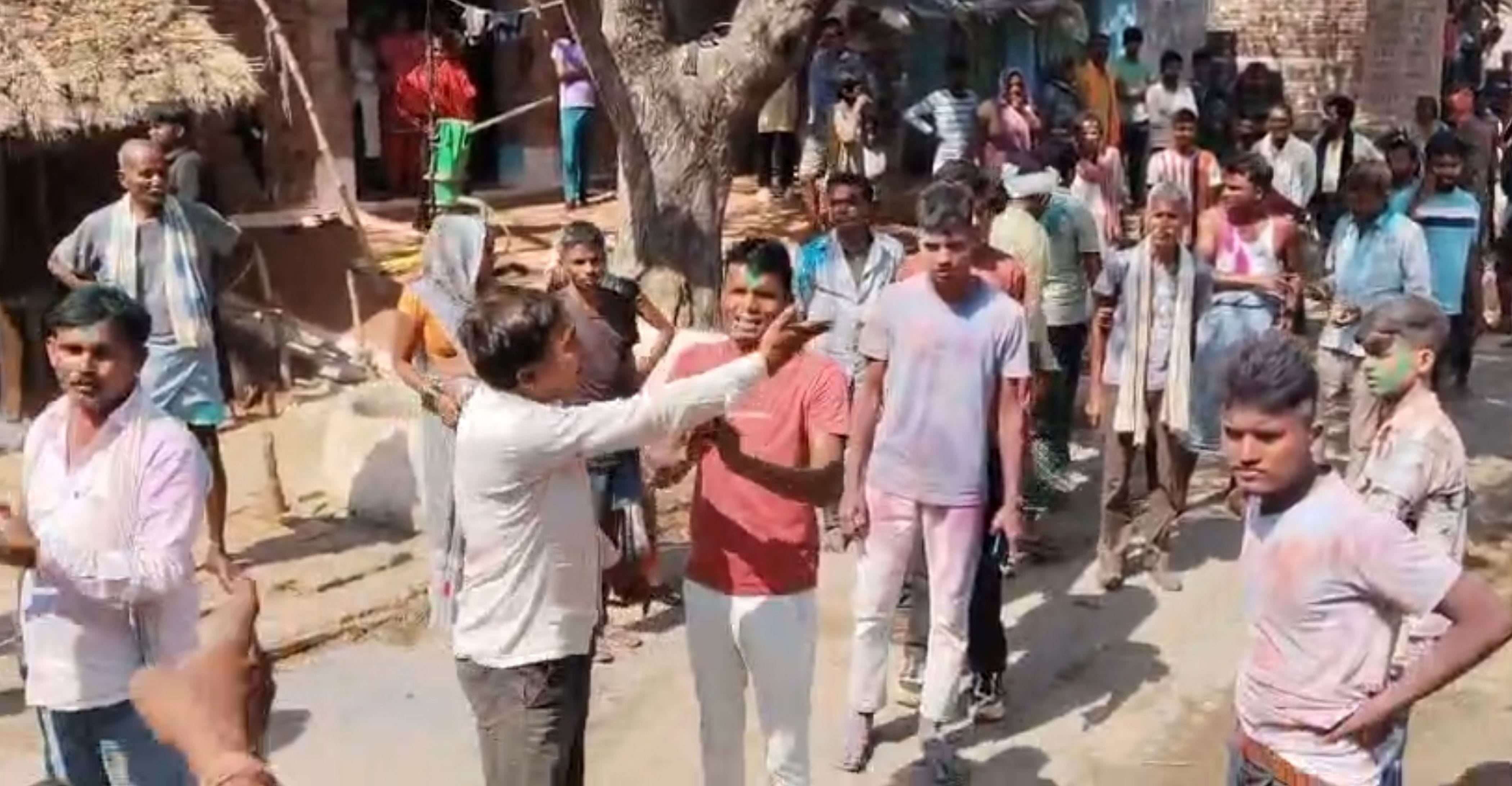 फोटो-26-कनैरी गांव में घायल ननका। संवाद