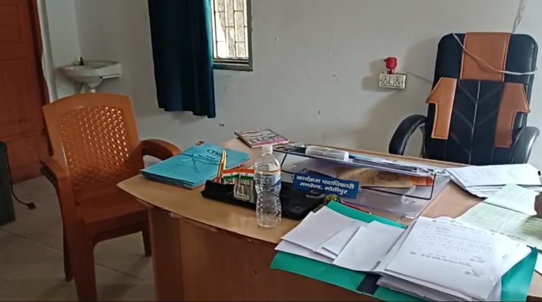 कार्यालय में चोरी