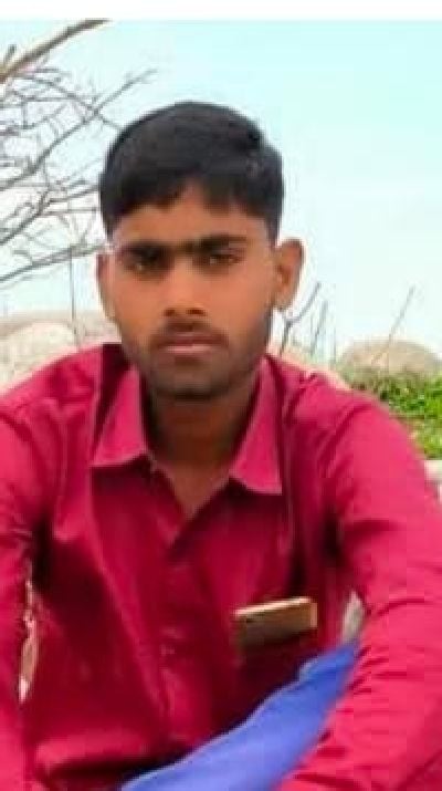 कुंवरगांव में रोते-बिलखते रामदास के परिजन।संवाद
